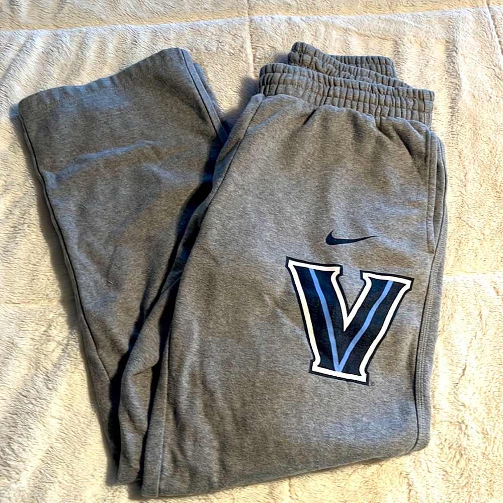Villanova Nike sweatpants with drawstrings, pockets, plus a back pocket